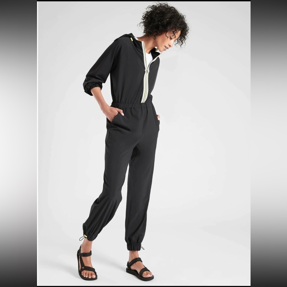 Athleta Women's Black Hooded Long Sleeve Jumpsuit Size 4 Travel Dipsea Romper